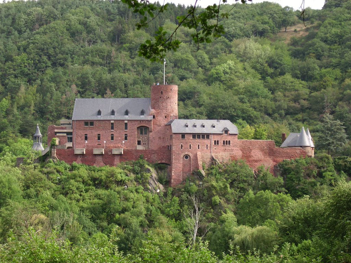 Blick auf Burg Hengebach